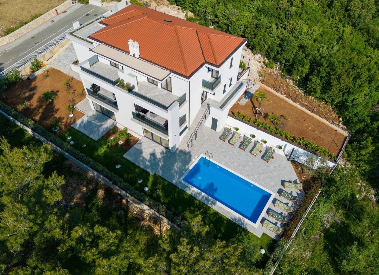 Apartments Paola & Karla With Pool Кърк Екстериор снимка