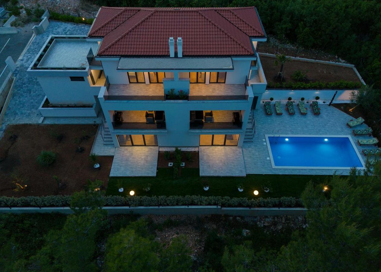 Apartments Paola & Karla With Pool Кърк Екстериор снимка