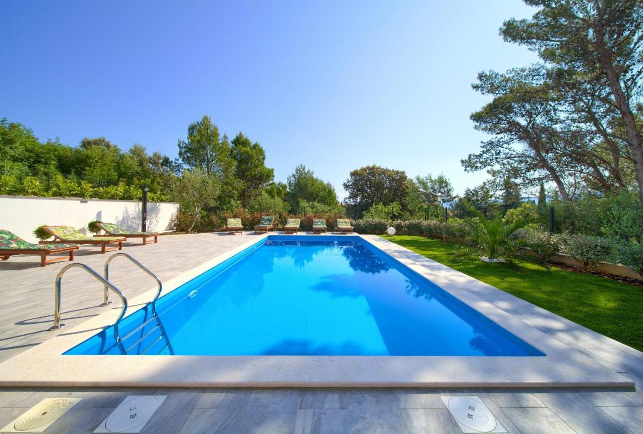 Apartments Paola & Karla With Pool Кърк Екстериор снимка