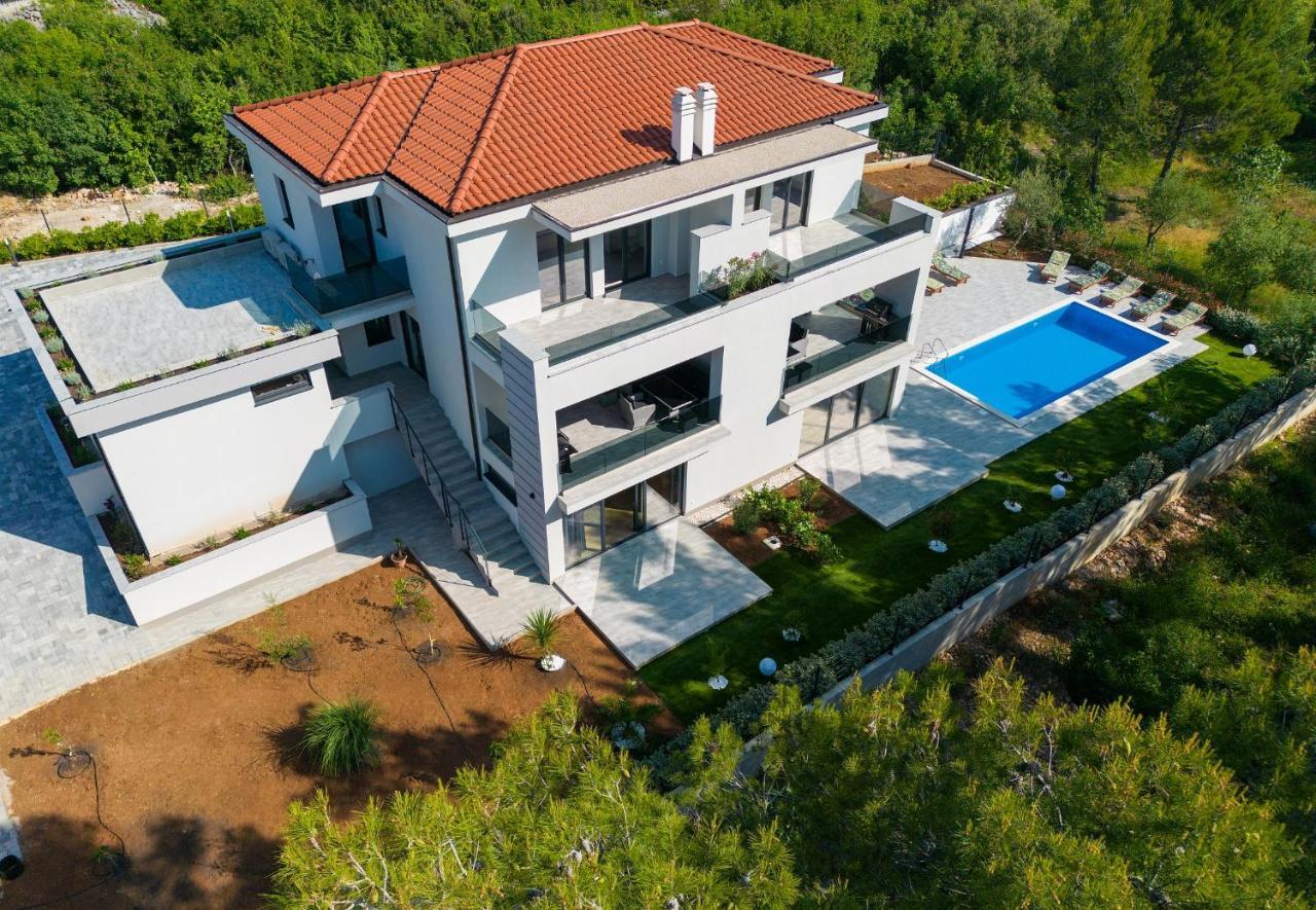 Apartments Paola & Karla With Pool Кърк Екстериор снимка