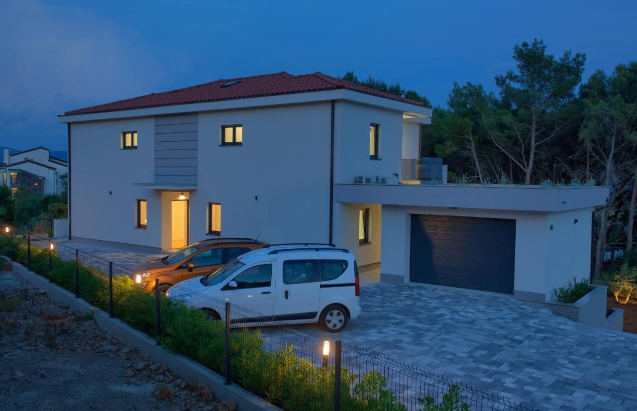Apartments Paola & Karla With Pool Кърк Екстериор снимка
